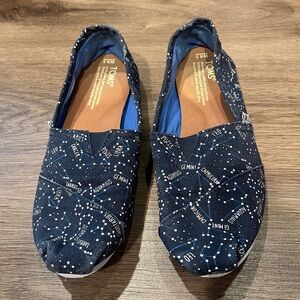 Size 8.5 TOMS Constellation shoes